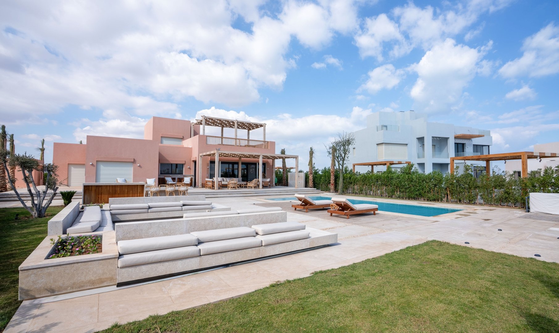 El Gouna villa garden and pool wide view