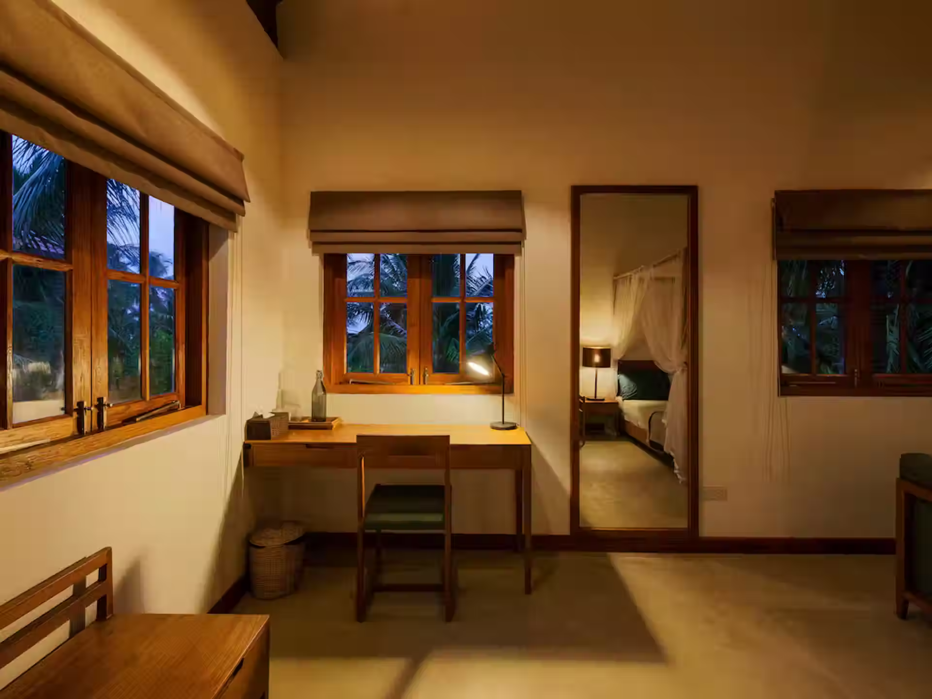 Kalpitiya villa workspace desk