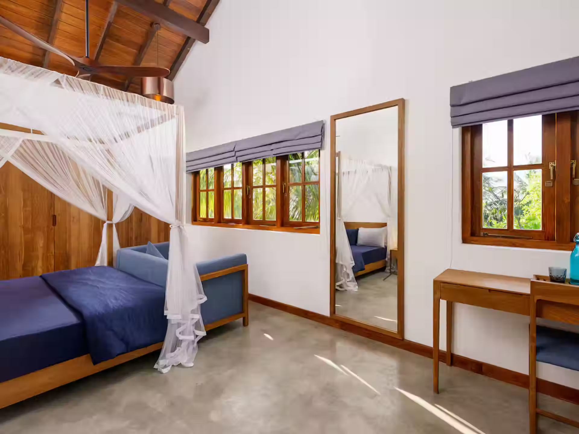 Kalpitiya villa bright bedroom with mirror