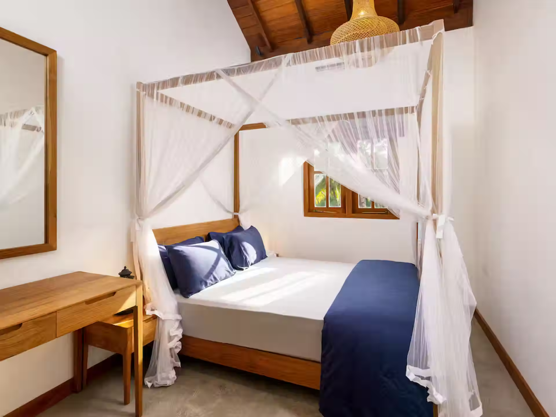 Kalpitiya villa compact bedroom