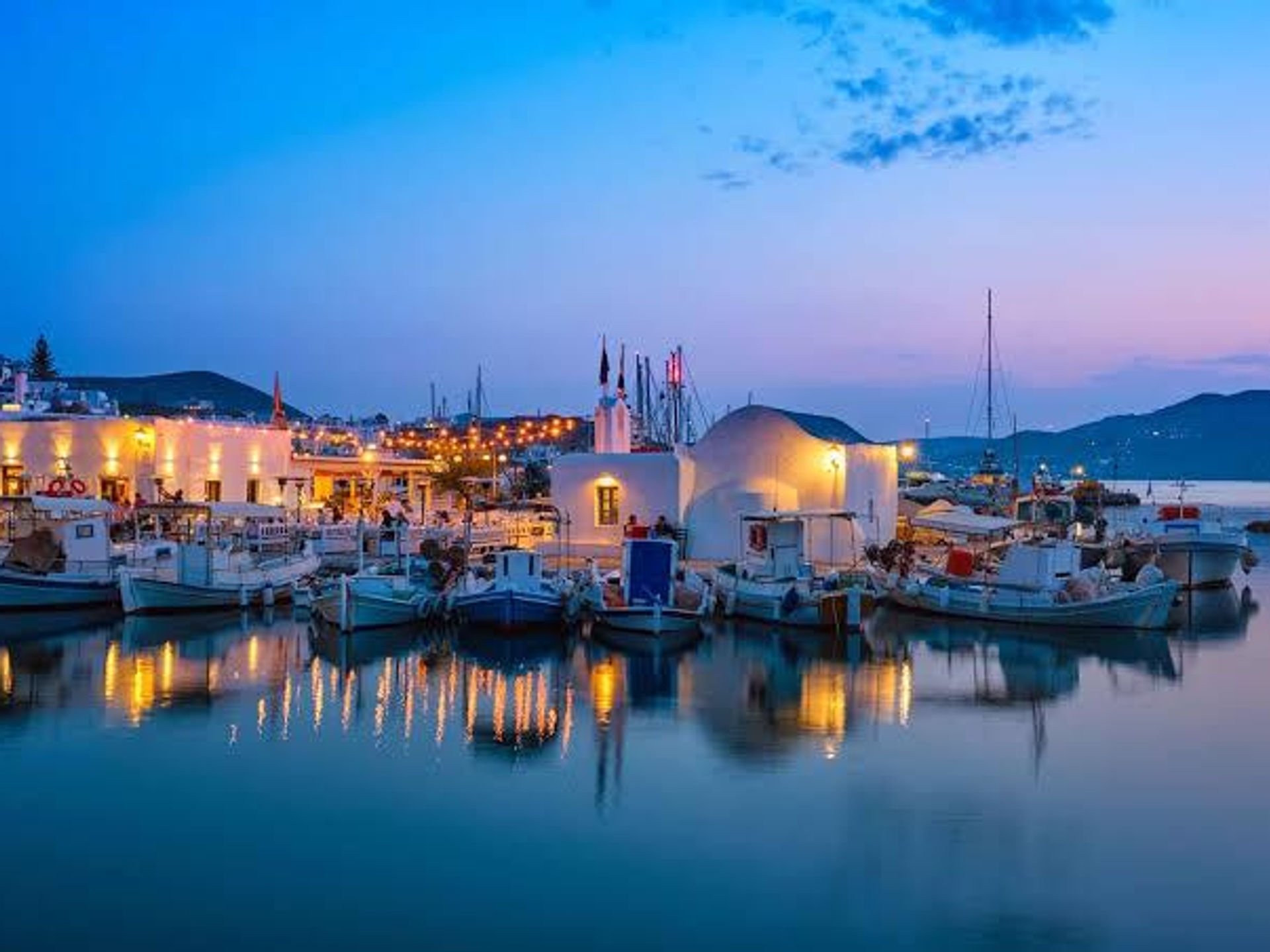 Paros nightlife dining